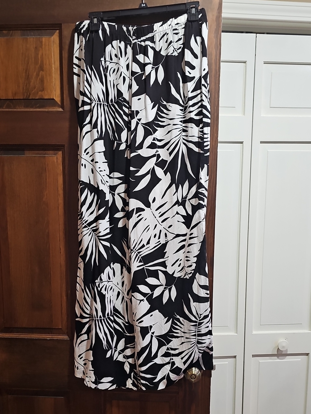 Le Cove Black & White Tropical Print Pants Size Large